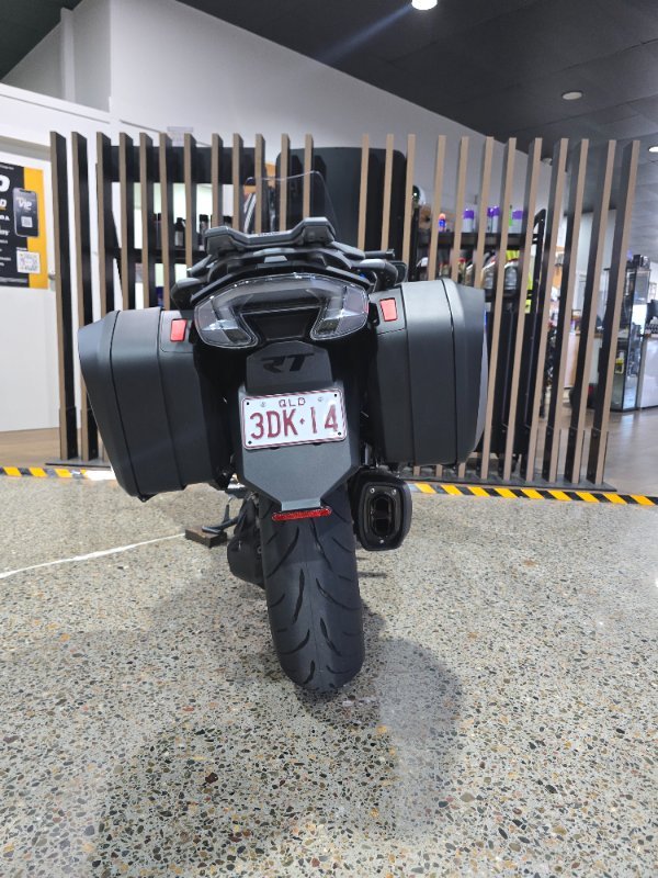 2026 BMW Motorrad 2026 BMW 1300CC R 1300 RT Impulse BLUE