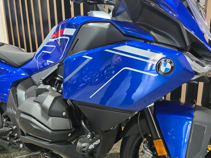 2026 BMW Motorrad 2026 BMW 1300CC R 1300 RT Impulse BLUE