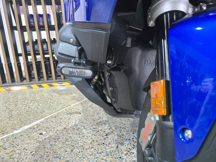 2026 BMW Motorrad 2026 BMW 1300CC R 1300 RT Impulse BLUE