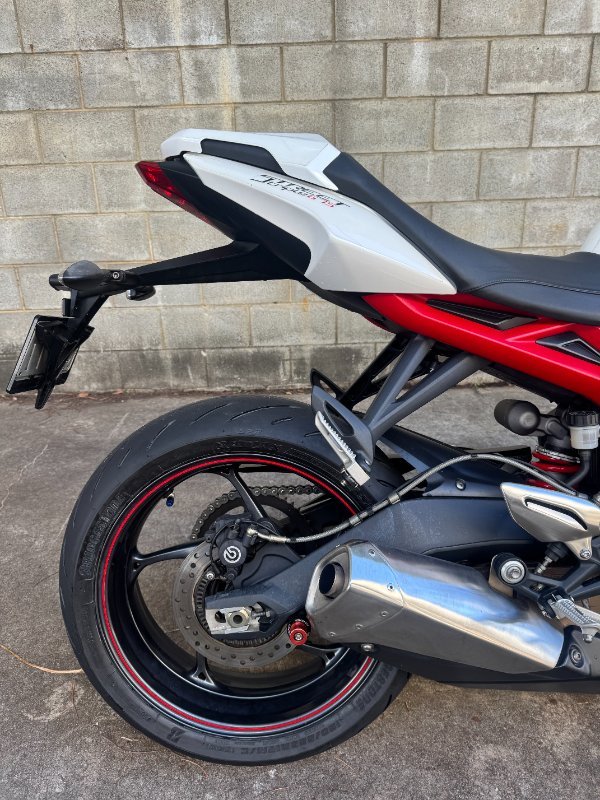 2017 Triumph STREET TRIPLE White