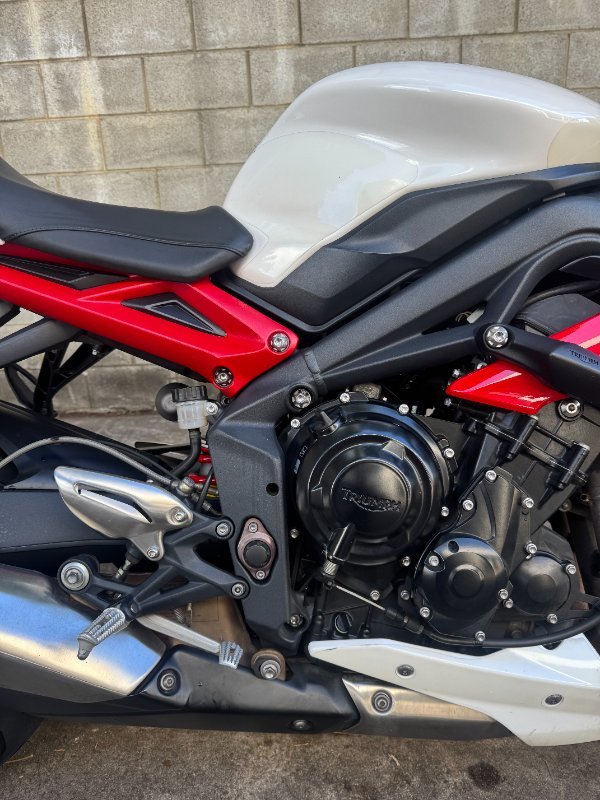 2017 Triumph STREET TRIPLE White