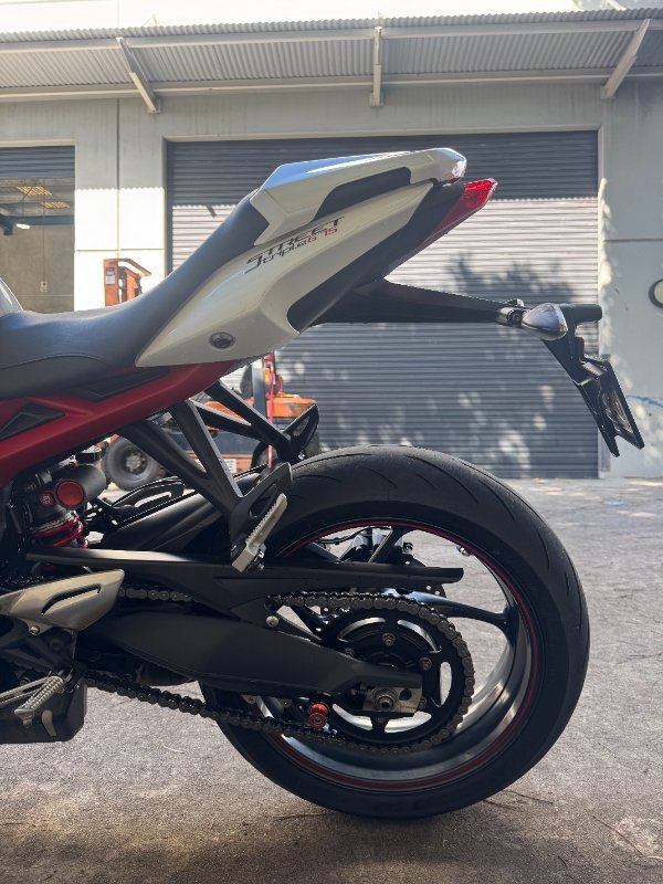 2017 Triumph STREET TRIPLE White