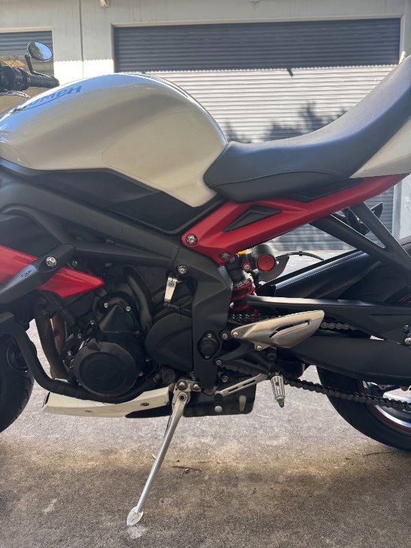 2017 Triumph STREET TRIPLE White