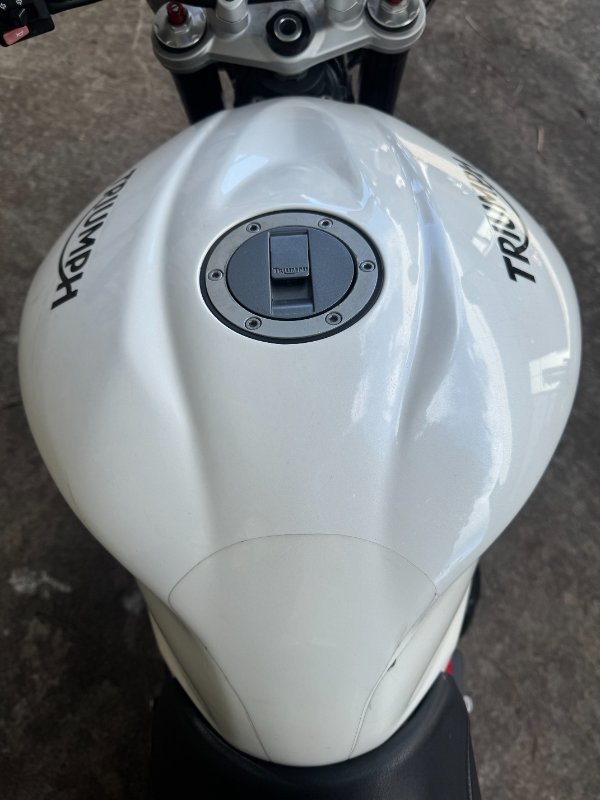 2017 Triumph STREET TRIPLE White