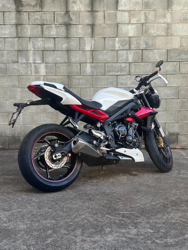 2017 Triumph STREET TRIPLE White
