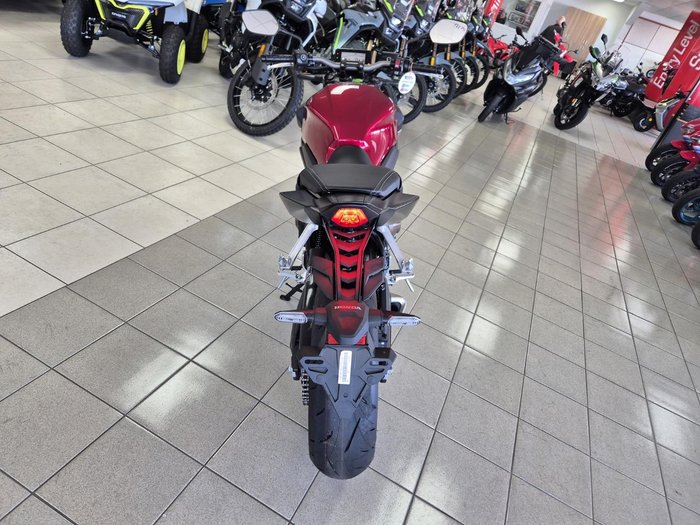 2025 Honda CB650R CB Red