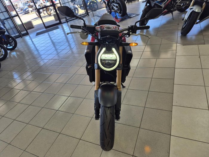 2025 Honda CB650R CB Red