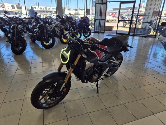 2025 Honda CB650R CB Red