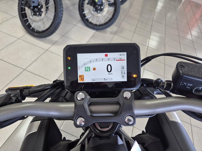 2025 Honda CB650R CB Red