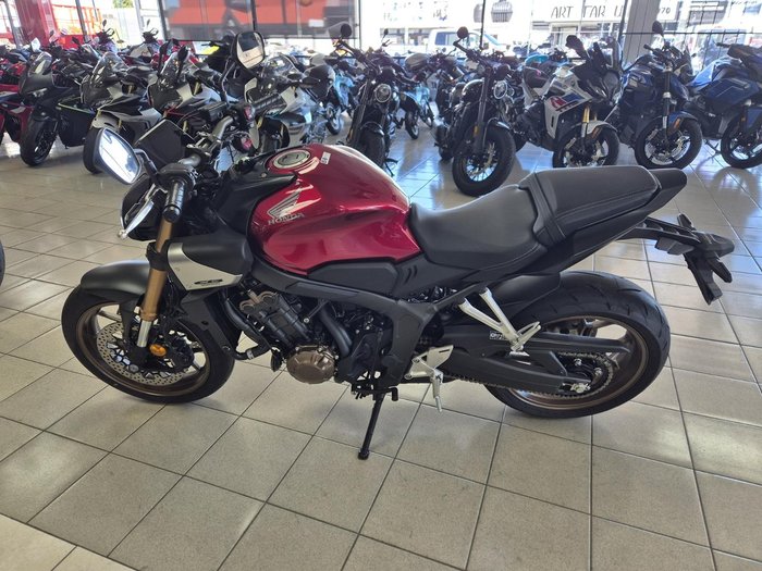 2025 Honda CB650R CB Red