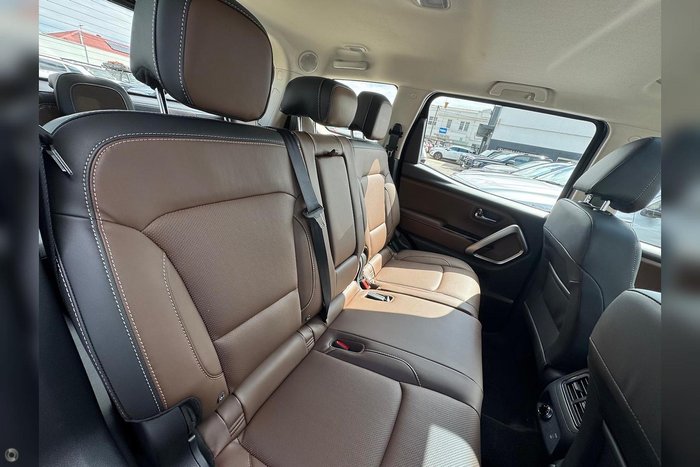 2025 Mahindra Scorpio Z8L+