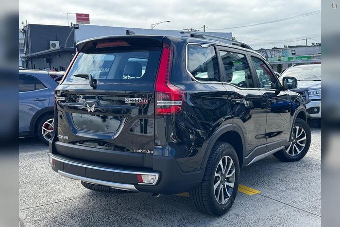 2025 Mahindra Scorpio Z8L+