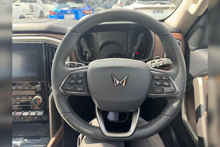 2025 Mahindra Scorpio Z8L+