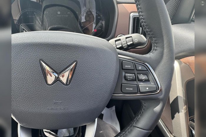 2025 Mahindra Scorpio Z8L+