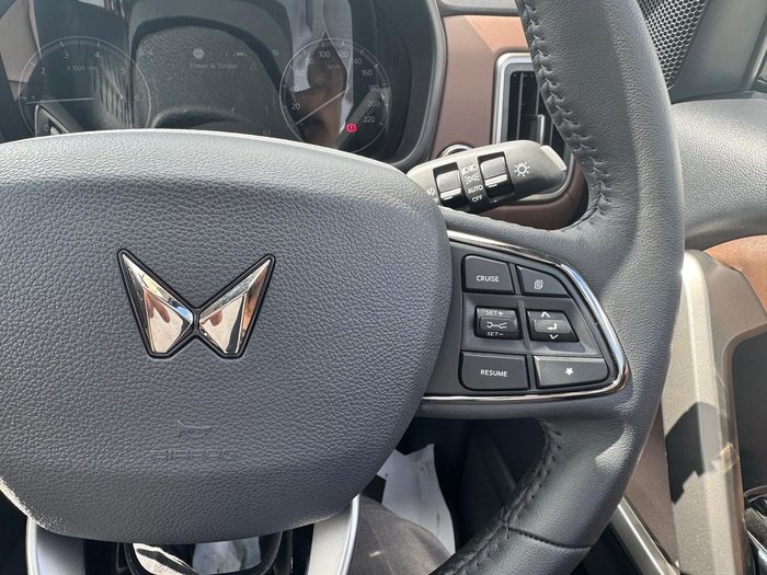 2025 Mahindra Scorpio Z8L+