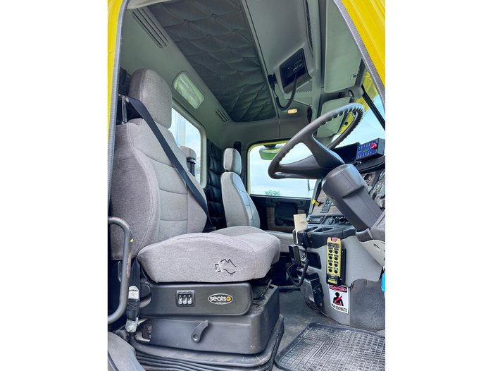 2019 Freightliner Cl112