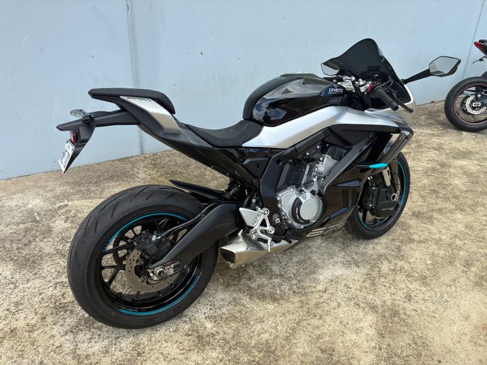 2025 CFMOTO 2025 CF Moto 650CC 675SR-R ABS Silver