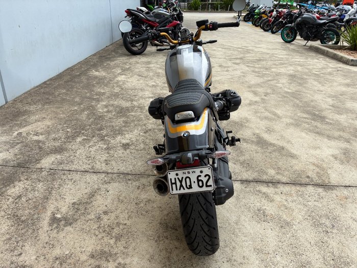 2025 BMW Motorrad R 12 Silver