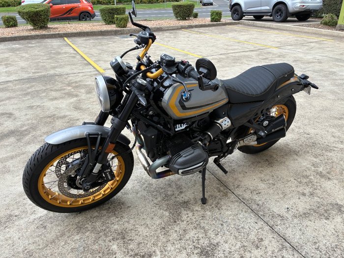 2025 BMW Motorrad R 12 Silver