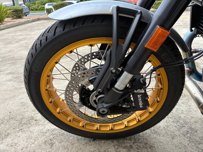 2025 BMW Motorrad R 12 Silver