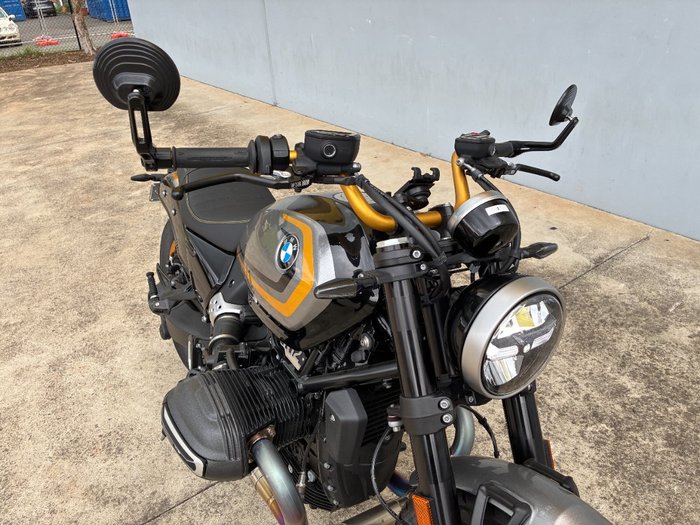 2025 BMW Motorrad R 12 Silver