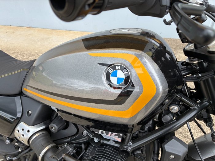 2025 BMW Motorrad R 12 Silver