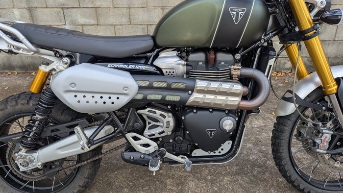 2022 Triumph SCRAMBLER 1200 XE Green