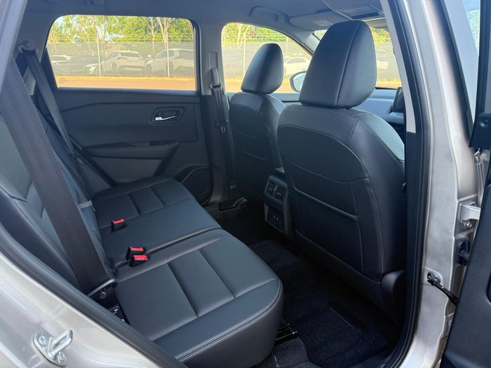 2025 Nissan X-TRAIL ST-L