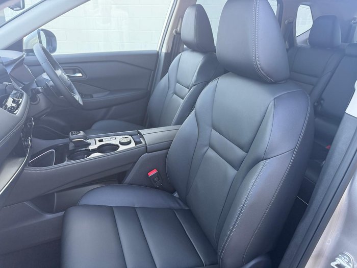 2025 Nissan X-TRAIL ST-L