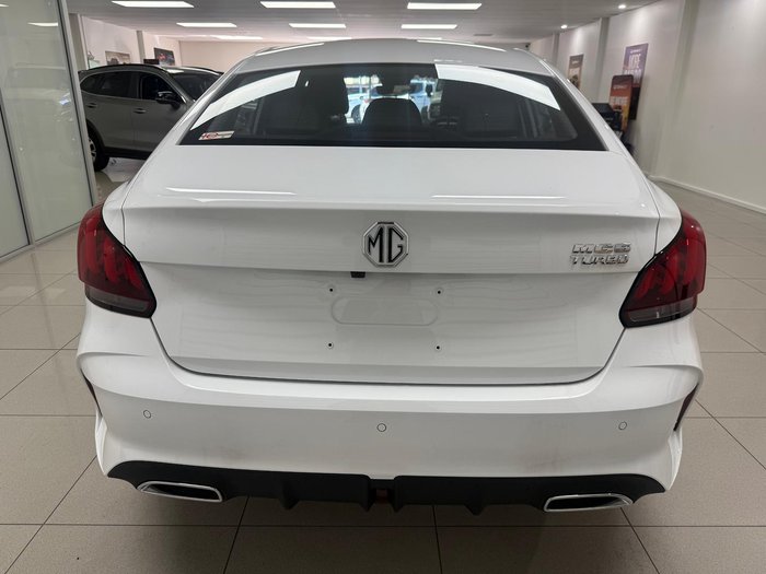 2025 MG MG5 Essence MY25 Dover White