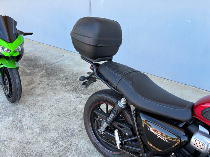 2016 Triumph STREET TWIN Red