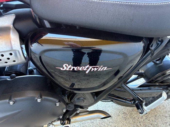 2016 Triumph STREET TWIN Red