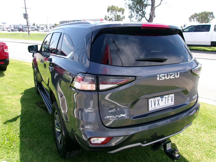 2022 Isuzu MU-X LS-T