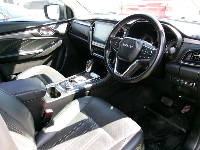 2022 Isuzu MU-X LS-T