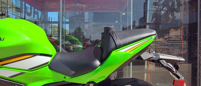 2025 Kawasaki 2025 KAWASAKI 650CC NINJA 650 KRT EDITION GREEN