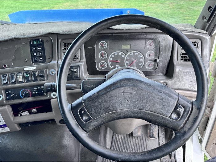 2008 Sterling Lt9500