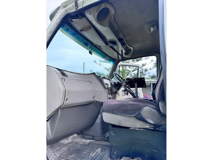 2008 Sterling Lt9500