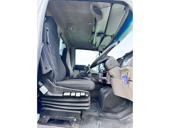 2008 Sterling Lt9500