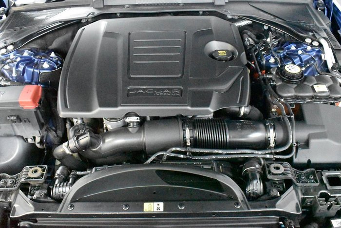 2022 Jaguar XE P300 R-Dynamic HSE