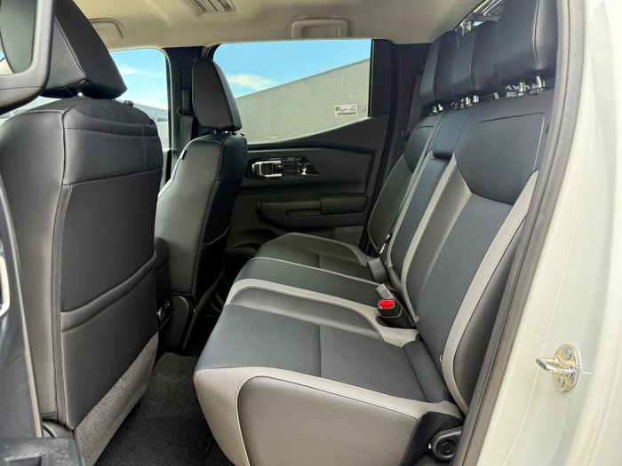 2026 Nissan Navara ST-X