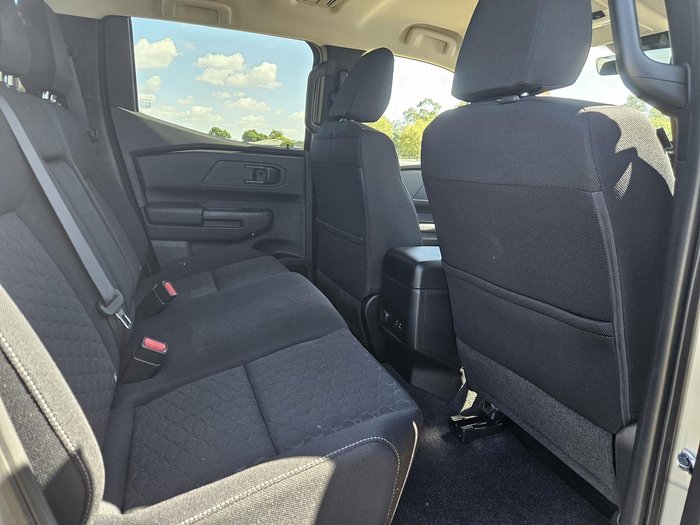 2026 Nissan Navara ST