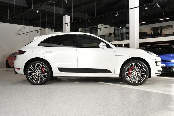 2017 Porsche Macan Turbo 95B MY17 AWD Carrara White