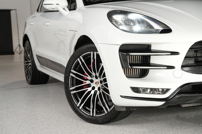 2017 Porsche Macan Turbo