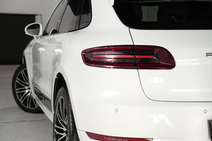 2017 Porsche Macan Turbo
