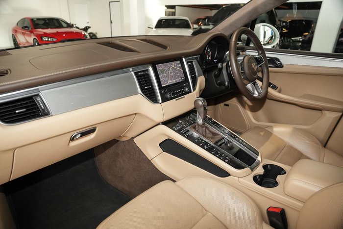 2017 Porsche Macan Turbo 95B MY17 AWD Carrara White