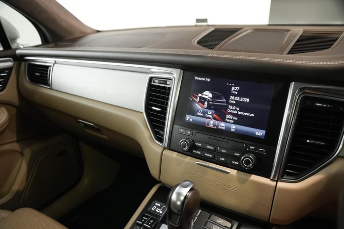 2017 Porsche Macan Turbo 95B MY17 AWD Carrara White