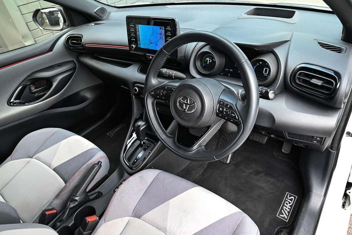 2020 Toyota Yaris ZR Hybrid