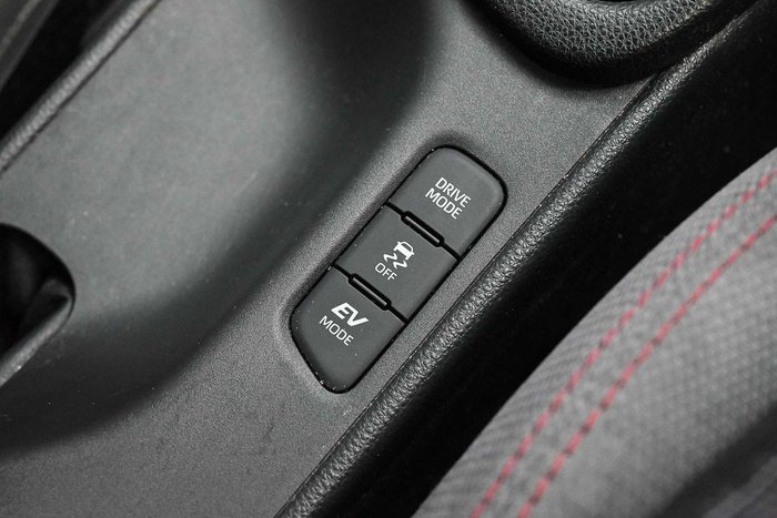 2020 Toyota Yaris ZR Hybrid