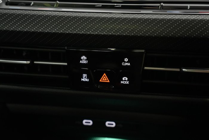 2022 Volkswagen Golf R 8 MY22.5 Four Wheel Drive Lapiz Blue