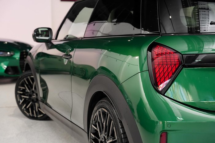2025 MINI Cooper S Favoured